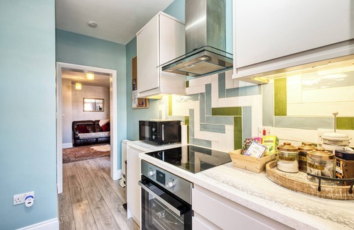 Westbrook Apartment | Beach, Dreamland, Restaurants nearby- sunny garden