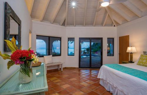 Spanish Town Villa | BEACH DREAMS