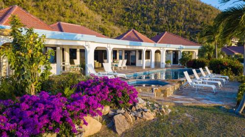 Spanish Town Villa | BEACH DREAMS