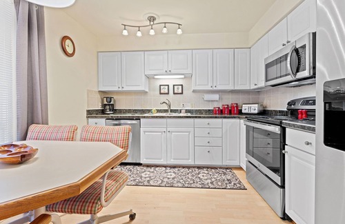 Northeast Virginia Beach House | Beach Escape - 2 minute walk to the Beach!