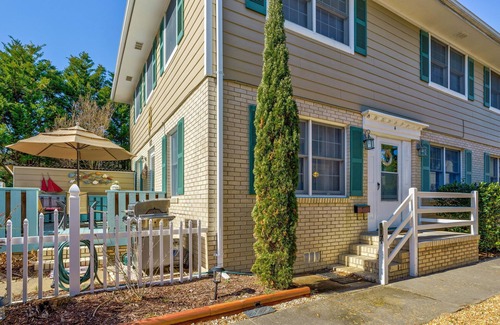 Northeast Virginia Beach House | Beach Escape - 2 minute walk to the Beach!