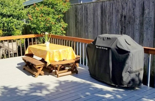 Freeland House | Beach Escape on Mutiny Bay - Private Beach