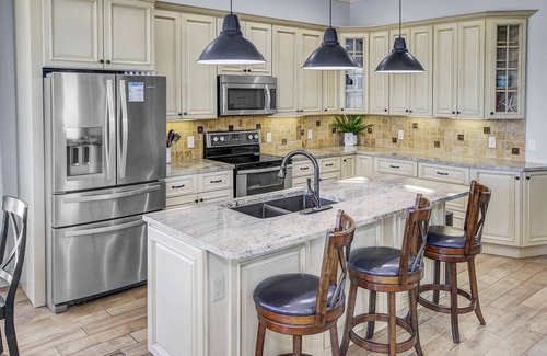 Hollywood Beach House | Beach Estate 1 BLK 2 Beach w/Private Pool, Guest House, Bch Chair Svc INCL