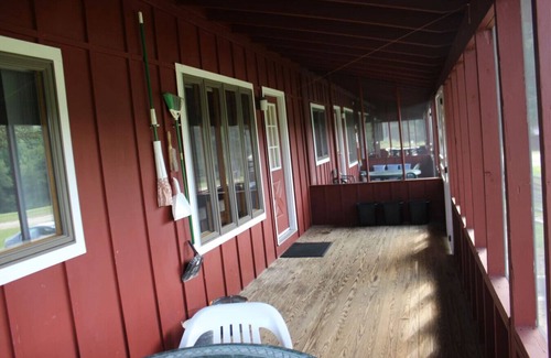 Indian Lake Cabin | Beach - Family & Pet Friendly - Adirondack Cabin