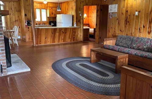 Indian Lake Cabin | Beach - Family & Pet Friendly - Adirondack Cabin