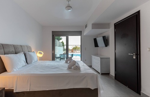 Katakali Villa | Beach front villa with private sea water pool & amazing sea view to Saronic golf