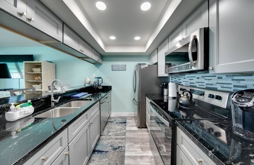 Bradenton Beach Condo | BEACH FRONT 2 BEDROOM 2 BATH CONDO