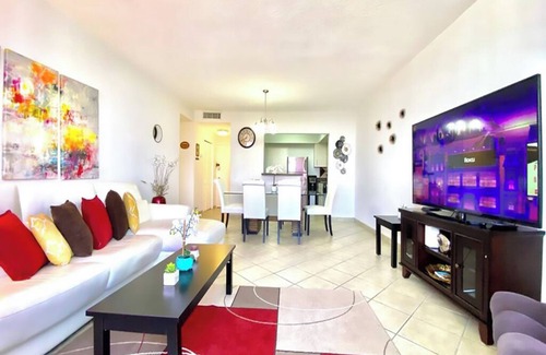 Hollywood South Central Beach Condo | BEACH FRONT 2 Bed + 2 Bath Beach Front Condo in Hollywood Beach
