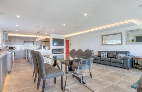 Sharp Park Apartment | Beach Front 5b/3b 2800SQ Luxury 7 Miles to San Francisco