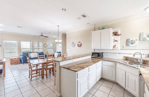 Port Aransas House | Beach Front Baby – Ocean Front! Golf Cart & Pet Friendly!