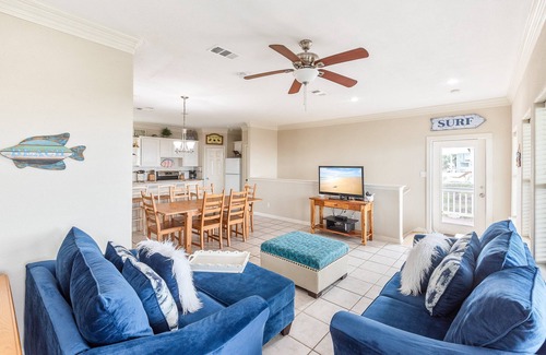 Port Aransas House | Beach Front Baby – Ocean Front! Golf Cart & Pet Friendly!