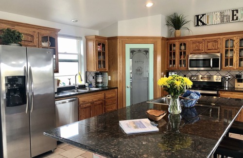 Bayshore House | Beach Front-Bay View.- Pool Access- Spacious-Relaxing-Pets. Great Spot!