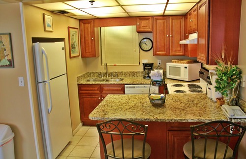Panama City Beach Condo | BEACH FRONT CONDO NEXT TO PINEAPPLE WILLY'S PANAMA CITY BEACH GULF BALCONY