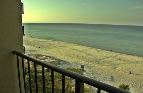 Panama City Beach Condo | BEACH FRONT CONDO NEXT TO PINEAPPLE WILLY'S PANAMA CITY BEACH GULF BALCONY