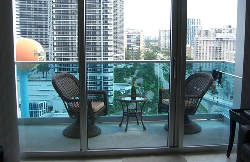 Hollywood South Central Beach Condo | Beach front condo 16th floor Hollywood breathtaking view