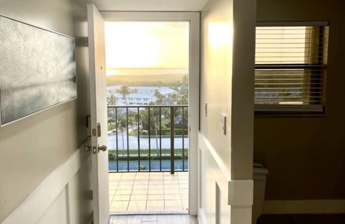 Hutchinson Island South Apartment | Beach Front Condo with Breathtaking Views