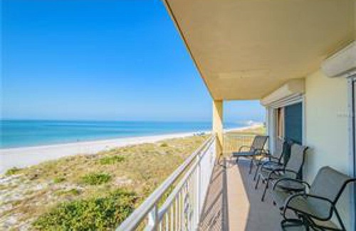 Madeira Beach Condo | *BEACH FRONT CONDO* OUTSTANDING LOCATION! AND A BREATH-TAKING VIEW*