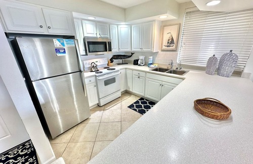 Sandestin Condo | Beach front condo with amazing views! 6-Seater Golf Cart included! 4075 BS1