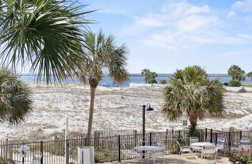 Holiday Isle Condo | ~BEACH FRONT Condo with Pool Views~ FREE PARASAILING