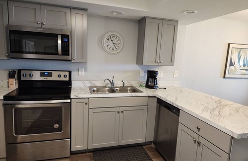 South Nags Head Condo | Beach Front Cozy Condo