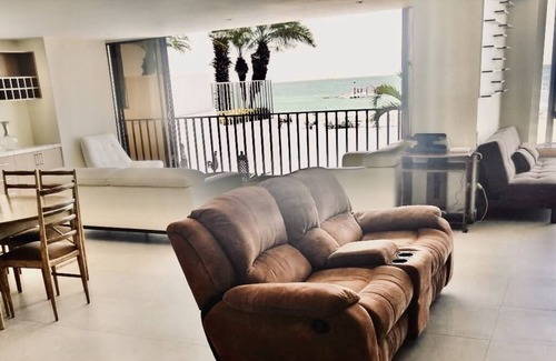 Salinas Apartment | Beach Front