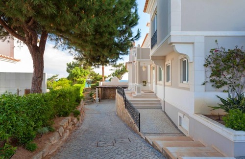 Vale do Garrao Villa | Beach front four bedroom villa located a few minutes walk from Julia beach in Vale do Lobo. Stunning sea views. J121 - Almancil, Algarve
