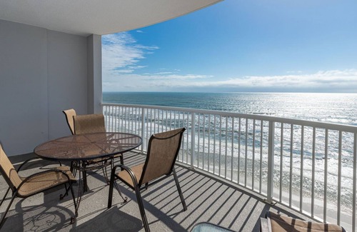 Gulf Shores Condo | BEACH FRONT Gulf Shores ~ 2 BR Condo @ Island Royale