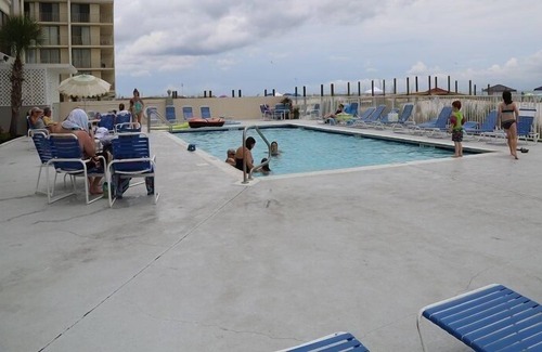 Gulf Shores Condo | Beach Front ~ Gulf Tower 7B ~