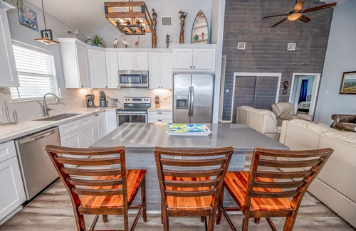 Crystal Beach House | Beach Front Home, Huge Deck, Sleeps 12