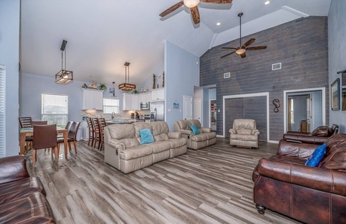 Crystal Beach House | Beach Front Home, Huge Deck, Sleeps 12