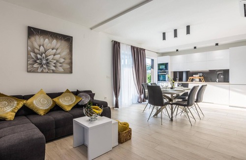Zdrelac House | Beach front home in Zdrelac