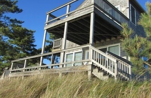 Indian Neck Heights House | Beach Front Home on Indian Neck Beach (1461)