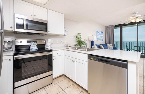 Gulf Shores Condo | BEACH FRONT ~ Hotel in Gulf Shores ~ Full Kitchen ~ Master Suite