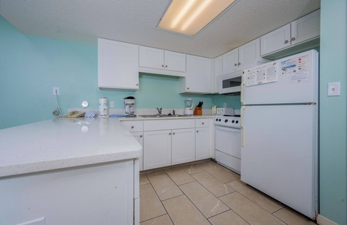 Gulf Shores Condo | BEACH FRONT HOTELS! Phoenix All Suites - Beside Pink Pony!