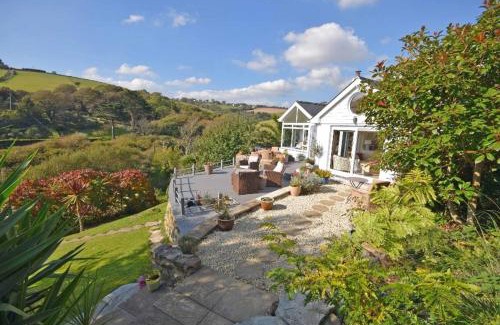 Talland House | Beach Front House with Stunning Sea Views and Free Use of a Local Indoor Pool