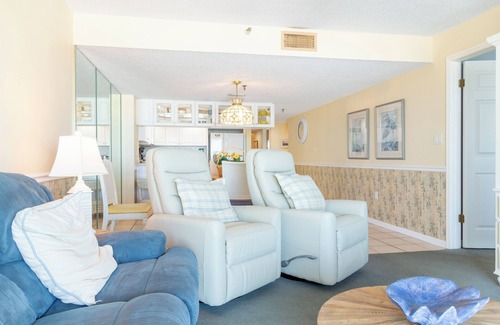 Madeira Beach Condo | Beach Front - John's Pass - Beach Place #210