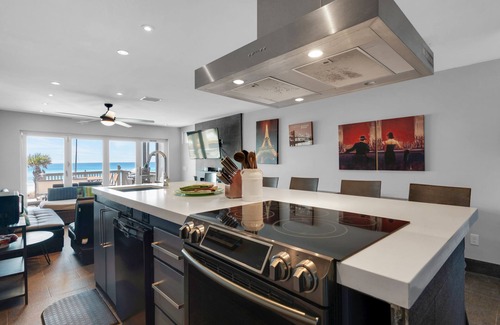 West Panama City Beach House | Beach Front~Large Deck + Balcony~Updated~Klaus House #2