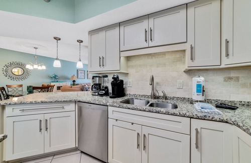 Orange Beach Condo | BEACH-FRONT, LOTS OF AMENITIES, PRIVATE BALCONY!