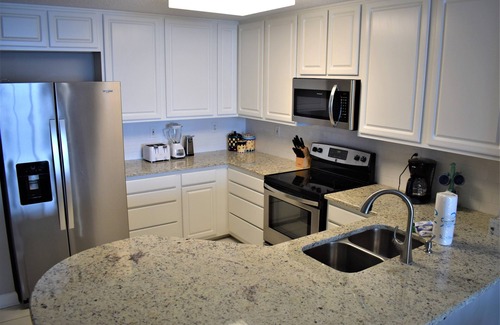 Orange Beach Condo | Beach Front/New Pool/Free Wifi/in-unit Jacuzzi/Tennis Court