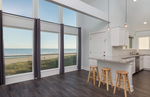 Galveston House | Beach Front on Galveston's West Beach
