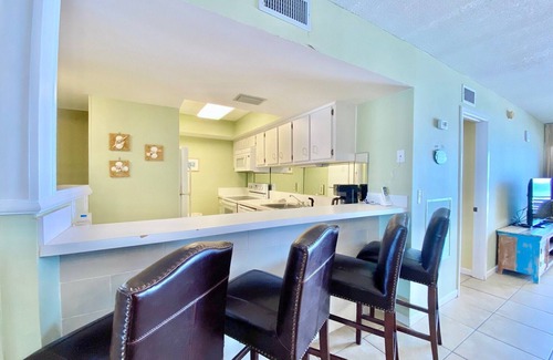 Thomas Drive Condo | Beach Front PET FRIENDLY Condo! Bring Fido! GG306