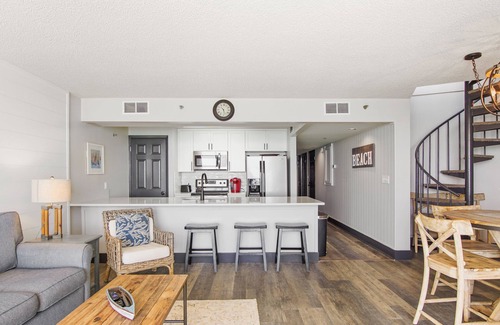 Panama City Beach Condo | Beach Front Penthouse! On the Water. Beautiful resort! 3 bedroom 3 bath Sleeps 8
