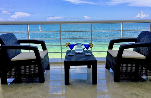 Puerto Morelos Condo | Beach Front Penthouse on the Beach