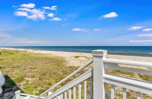 St. George Island House | Beach front, screened porch, elevator, and pet friendly!
