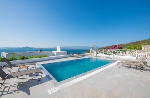 Bogazici Villa | BEACH FRONT SUPER VİLLA Boss 1