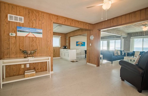 Englewood Apartment | BEACH FRONT UNIT 4 UPSTAIRS