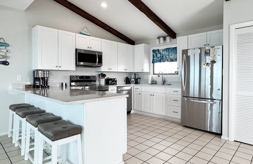 East End House | BEACH FRONT - 3 Bed 2 Bath, Remodeled, Pet Friendly, Hot Tub, Fire Pit
