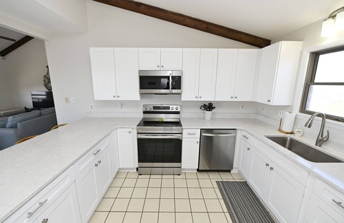 East End House | BEACH FRONT - 3 Bed 2 Bath, Remodeled, Pet Friendly, Hot Tub, Fire Pit