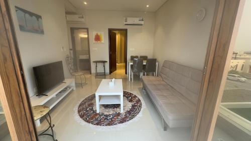As Sifah Apartment | Beach Front Views