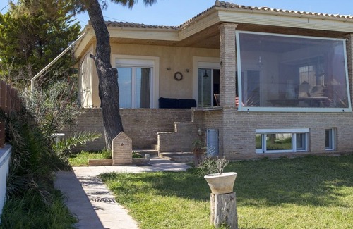 Spata-Artemida Villa | Beach front villa for 6
